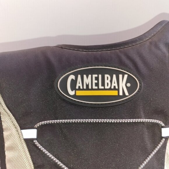 32oz.CAMELBAK Hydration Backpack Portable Hydration HYDROBAK - Picture 2 of 12